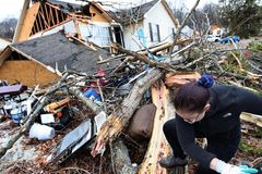 Pastor diz que tornado desviou de onde estava por 10 centímetros: \"Vale a pena orar\"