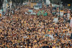 Marcha para Jesus leva milhares de cristãos às ruas no Rio: \"O Brasil é do Senhor\"