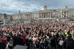 Mais de 70 mil pessoas ouvem o Evangelho em avenida de Londres: \"Mover do Espírito\"