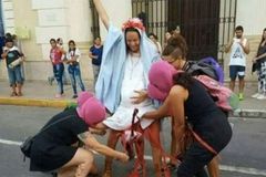 Ataque de feministas a cristãos é manifestação do espírito de Jezabel, diz escritor | Notícias Gospel