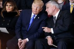 Trump diz que Franklin Graham o repreendeu por xingar esquerda