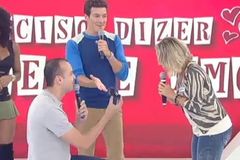 Idealizador do Eu Escolhi Esperar faz homenagem à esposa no 'Hora do Faro', na Record