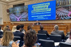 Itália poderá pagar 1.000 euros por mês para mulher que decidir não abortar