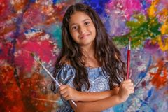 Menina de 10 anos terá obras expostas no Louvre: \"Posso testemunhar Jesus\"