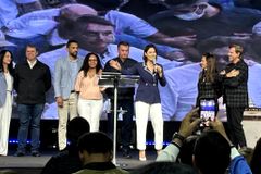 Sonaira lança pré-candidatura em culto de gratidão na Renascer