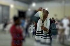Pastor coloca máscara de fiel com Covid-19 e diz que mulher vai ser curada | Notícias Gospel