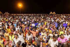 Quase 80.000 pessoas aceitam Jesus durante ações evangelísticas em Uganda