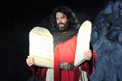 Deputados ligados à Universal querem que “novelas bíblicas” da Record virem patrimônio cultural | Notícias Gospel
