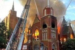 Templo histórico de Igreja Batista é destruído por incêndio