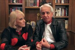 Esposa de Benny Hinn entra com novo processo pedindo divórcio