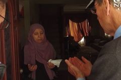 Pastor enfrenta guerra espiritual para evangelizar bairro islâmico: \"Jesus me quer aqui\"