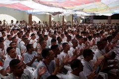 “A prisão não precisa ser o fim”, diz delegacia ao comemorar o batismo de presos | Notícias Gospel