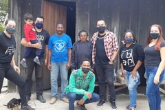 Igreja doa alimentos e ajuda a reformar casas atingidas pelo fogo no Pantanal