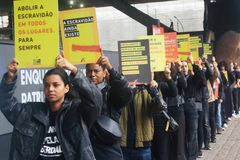 \"A escravidão ainda existe\": Cristãos marcham na Avenida Paulista contra o tráfico humano