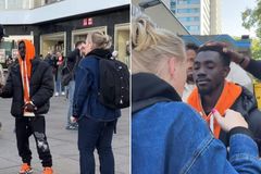 Homem aceita Jesus em evangelismo de rua e pede para ser batizado na Alemanha