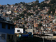 Igrejas são mais numerosas do que escolas e hospitais em favelas, aponta IBGE