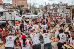Igreja distribui 31 toneladas de alimentos a famílias que perderam renda com quarentena