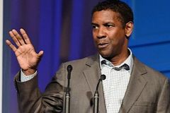 Denzel Washington incentiva jovens a pregarem o Evangelho: \"Eu oro por esta geração\"