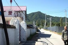 Missionária arrisca a vida na Coreia do Norte: \"Estou com Deus, não fico preocupada\"