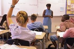 Ateísmo deve ser integrado às aulas de educação religiosa no Reino Unido