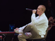 Justin Bieber compartilha momento de oração: ‘És o Rei, o pastor e Pai’