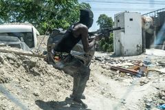 Metade das crianças do Haiti estão em gangues e pastor atua para resgatá-las