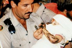 \"Minha vida é um milagre\", diz mulher que escapou da morte quando criança