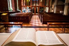 Estados Unidos estão se tornando um país menos cristão, segundo pesquisa