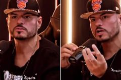 Ex-mendigo do ‘Pânico’ prega a Bíblia em lives: \"Preciso matar o Carlinhos antigo\"