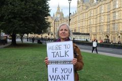Idosa cristã é condenada por oferecer conversa perto de clínica de aborto na Inglaterra