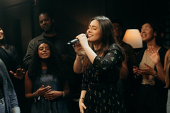 Esther Marcos lança \"Levanta\", a primeira música do seu novo projeto \"Milagres\"