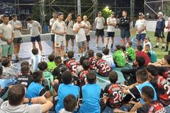 Missão alcança crianças do cartel através do futebol na cidade mais violenta da Colômbia