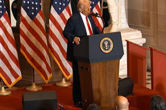 \"Fui salvo por Deus\", diz Trump ao se abrir sobre sua fé