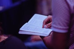 Ouvir a voz de Deus gera consciência em nós