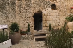 \"Deus é real\": Pessoas são curadas e têm visões no Túmulo de Jesus, em Jerusalém
