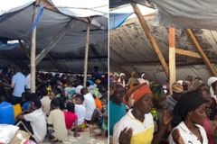 Igreja destruída por ciclone louva em tenda improvisada na África: \"Não parou sua adoração\"