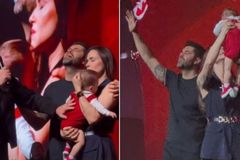 Nadja Haddad apresenta filho na igreja após sobreviver a complicações: \"Ele é um milagre\"