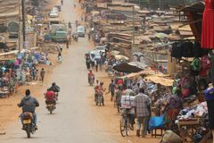 Evangelistas são espancados e esfaqueados por muçulmanos em Uganda