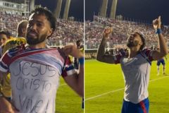 Jogador do Fortaleza comemora gol com mensagem cristã em camiseta: \"Jesus Cristo vive!\"