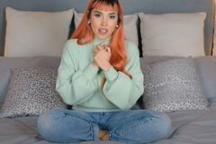 Tribunal decide revisar processo de youtuber que defendeu casamento entre homem e  mulher