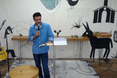 Ator Felipe Simas prega em igreja no Rio: ‘Jesus nos deu acesso ao Pai’