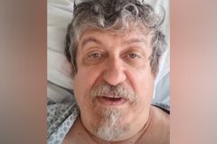 Luiz Sayão sofre AVC e é internado na UTI: \"Ore por minha vida\"