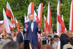Polônia elege novo presidente que se opõe às drogas, ao aborto e ao casamento gay