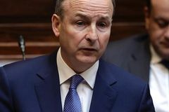 Irlanda faz escavações de restos mortais de 800 bebês enterrados em abrigo católico