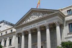 Espanha pode punir com prisão pastores que fizerem \"terapias de conversão\"