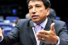 \"A legalização do aborto no Brasil é utópica, porque não vamos permitir\", diz senador Magno Malta