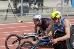\"Uma cadeira de rodas não me faz ser menos usado por Deus\", diz atleta paralímpico