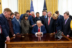 Governo Trump já adotou uma série de medidas em apoio a cristãos nos EUA