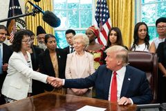 Trump recebe vítimas de perseguição religiosa na Casa Branca