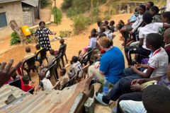 Missionários treinam crianças para se tornarem líderes na África: ‘São a igreja de hoje’